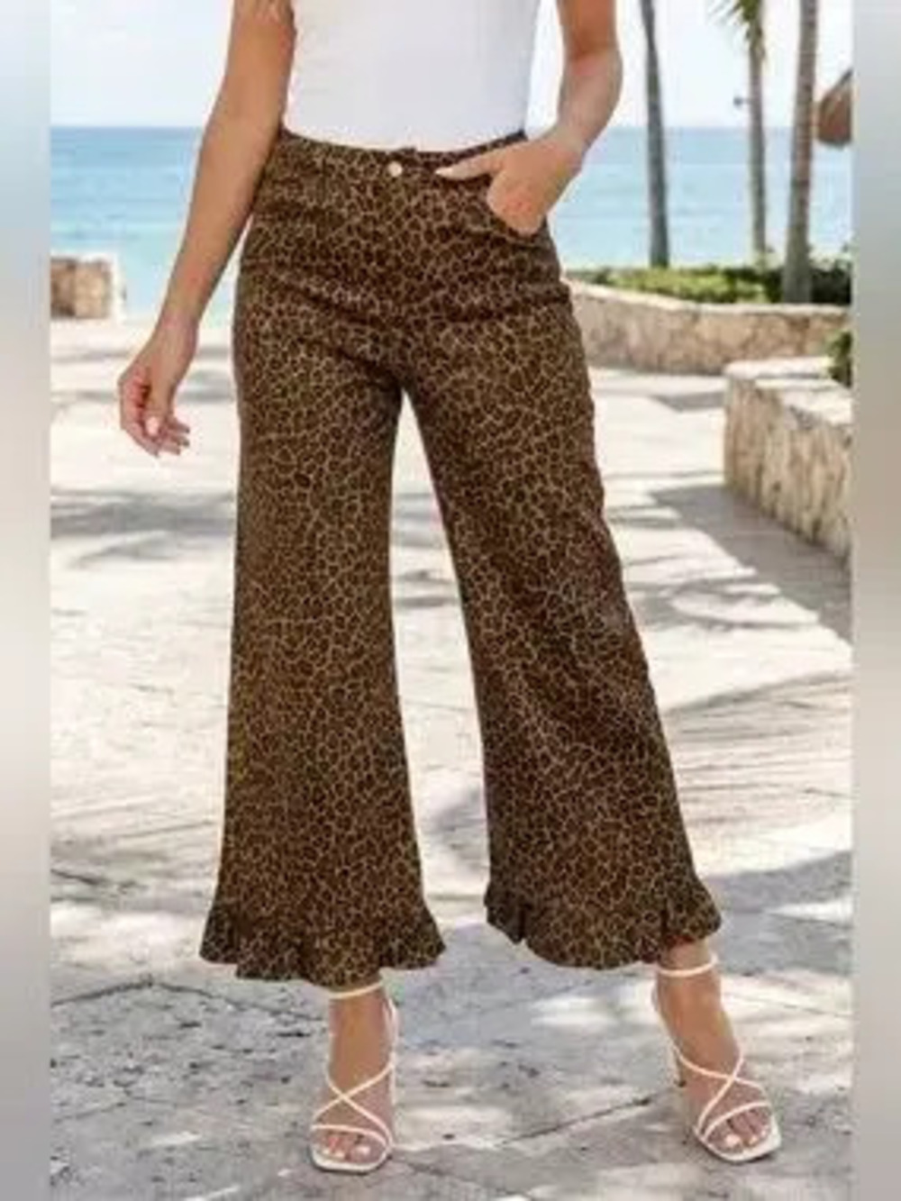 Leopard Print Ruffled Hem Shift Jeans - Picture 2 of 9